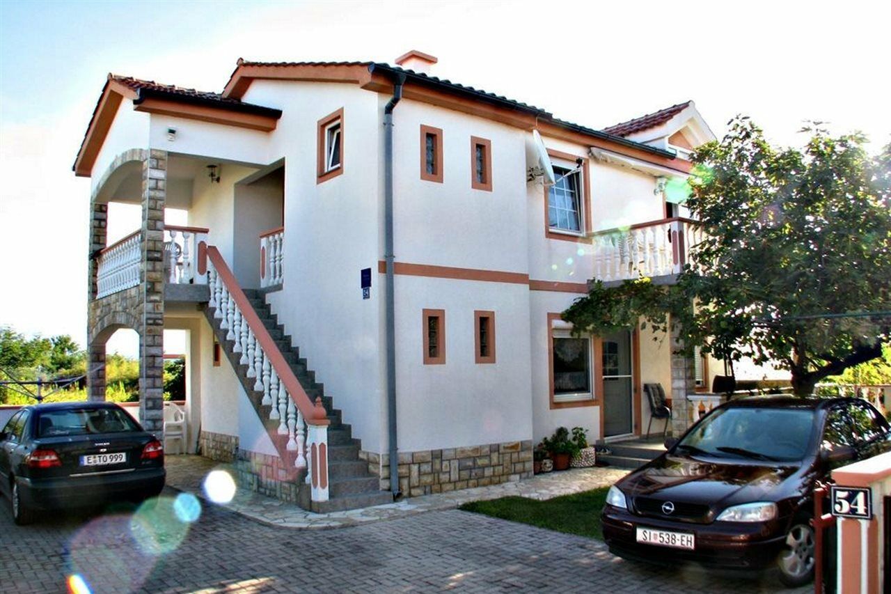 נין Apartments Galic מראה חיצוני תמונה